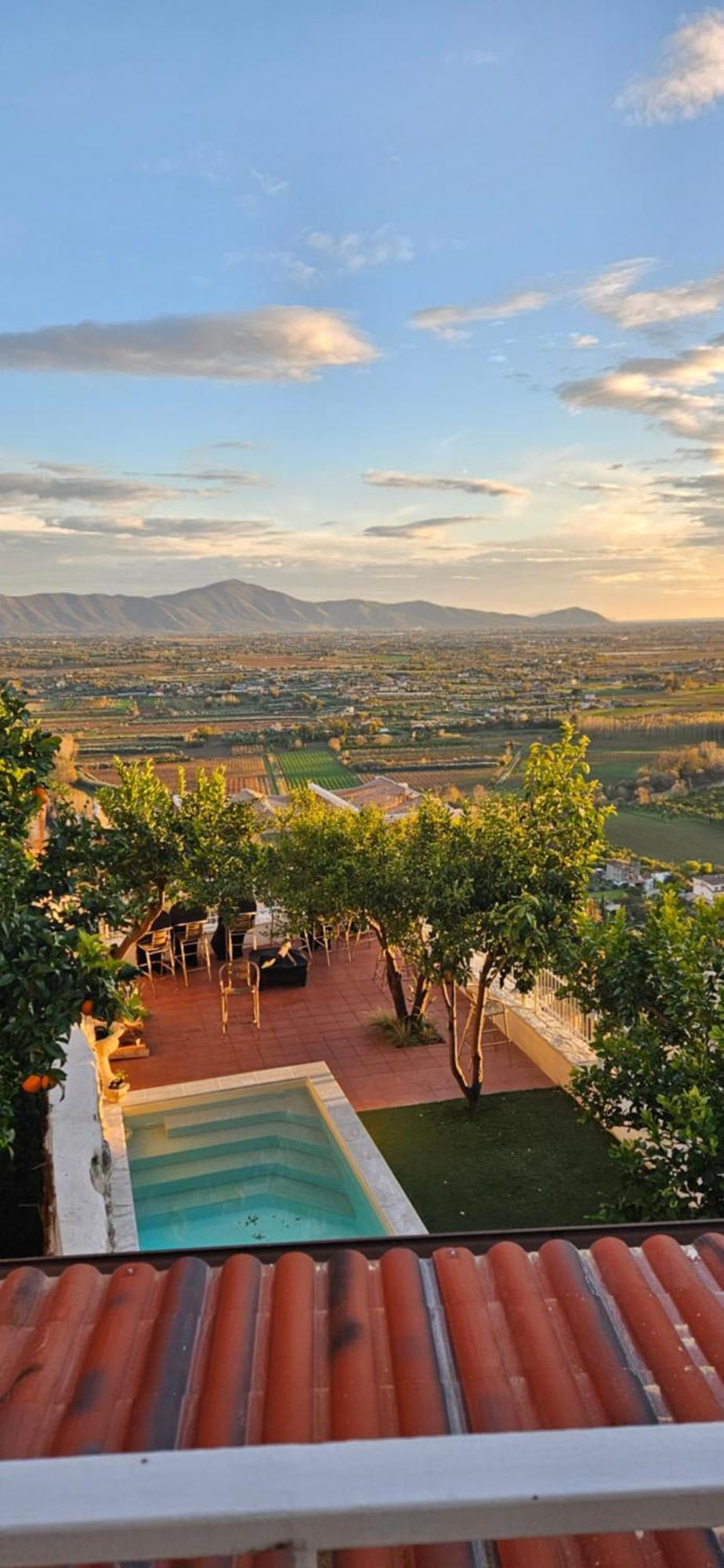 Oikos Guesthouse & Rooftop Suio Εξωτερικό φωτογραφία